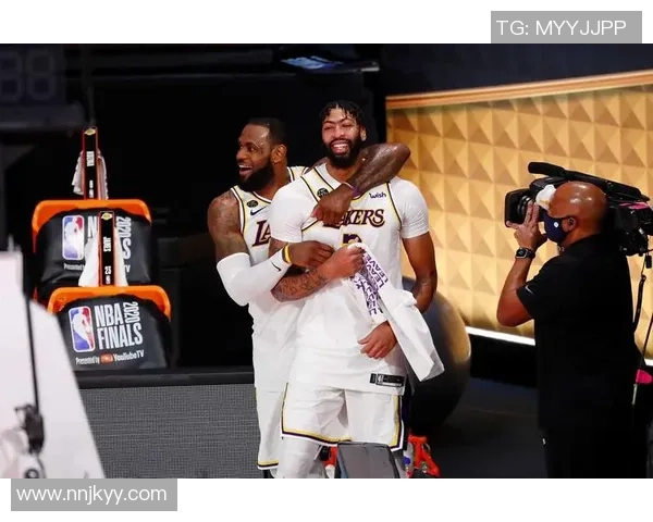 湖人热火总决赛G3第二节精彩对决回顾与分析